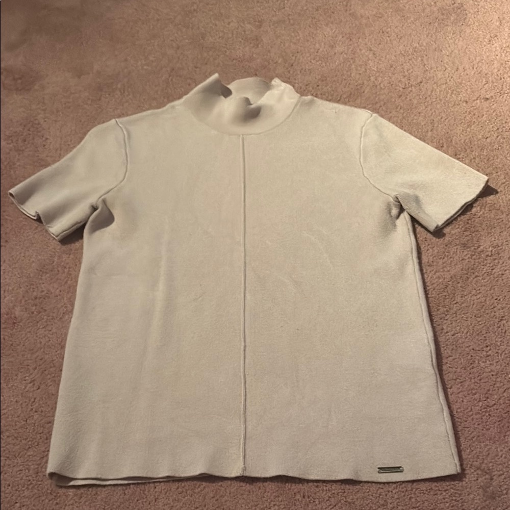 Tahari Elegant Cream Short Sleeve Top